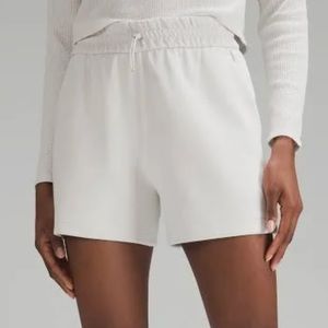 NWOT Lululemon Softstreme High-Rise Short 4" Bone